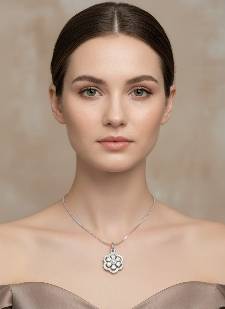 Ratmanee Crystal Flower Necklace – Simple Silver Pendant for Everyday Elegance