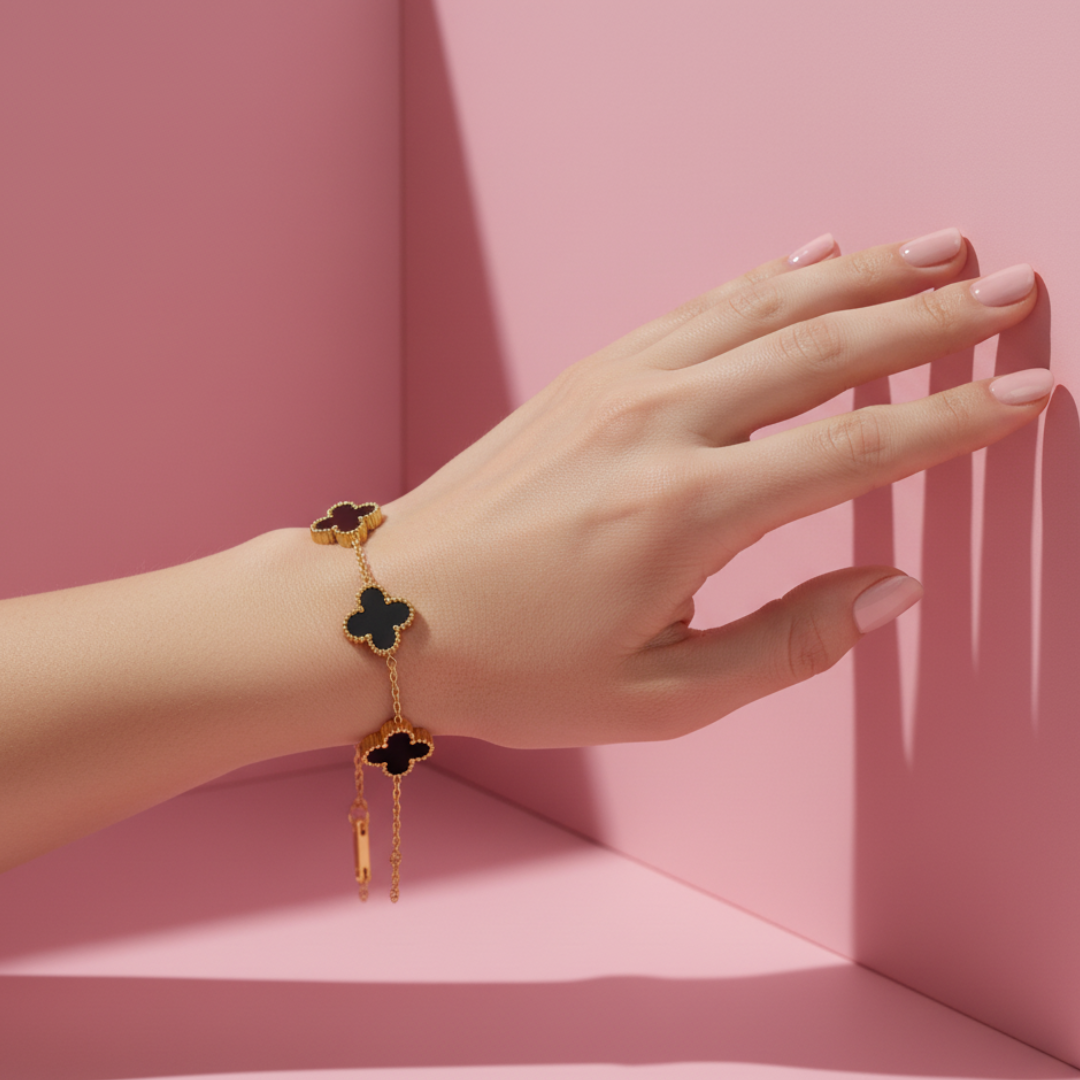 Gold Black Clover Bracelet Elegant Enamel Charm Women’s Luxury Jewellery