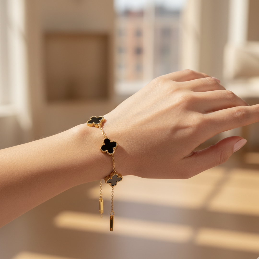 Gold Black Clover Bracelet Elegant Enamel Charm Women’s Luxury Jewellery