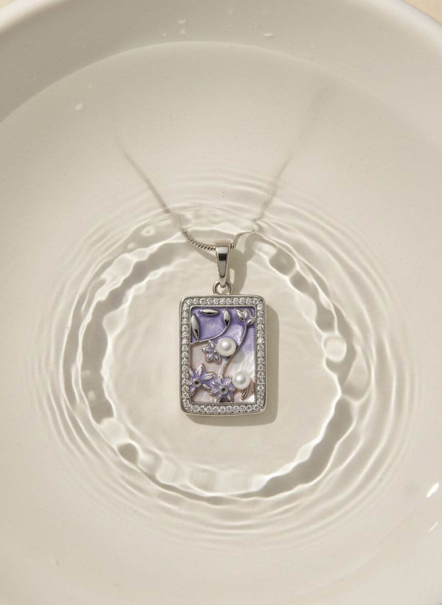 Ratmanee Silver Grace Pendant – Rectangular Necklace with Pearls and Crystal Frame